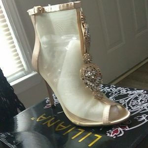 Liana size 8.5 bootie